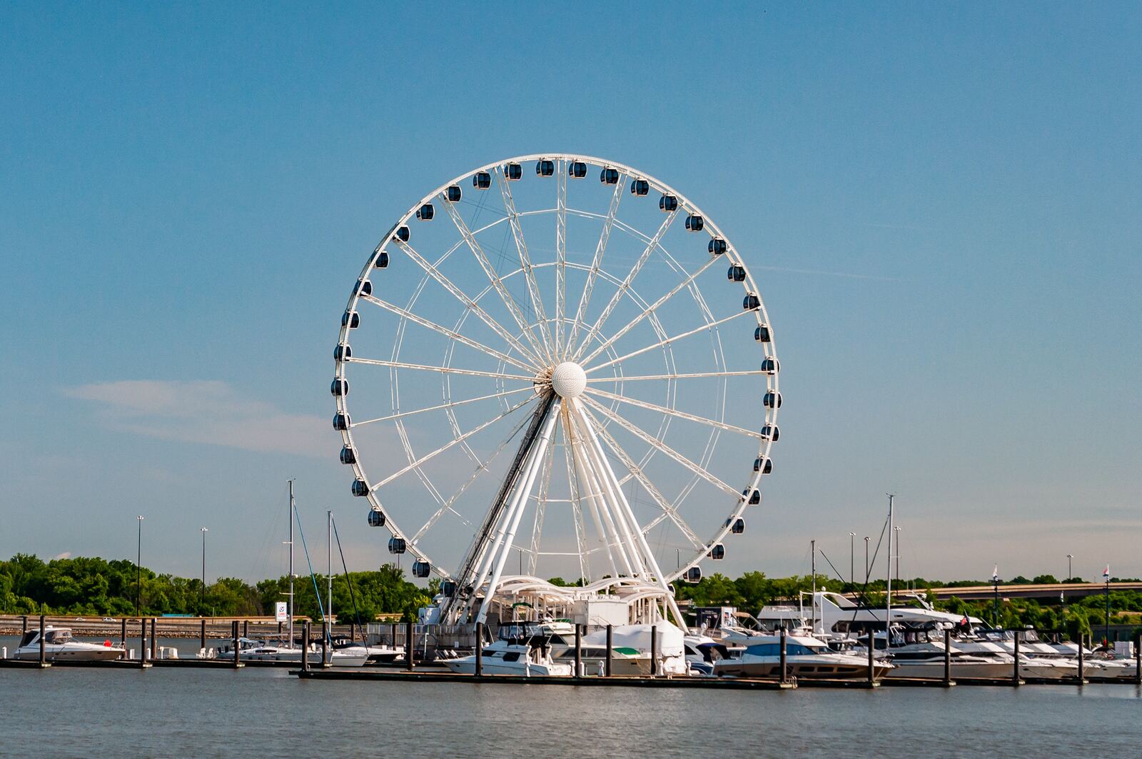 Waterfront view near Fort Washington, MD where mobile auto glass service is available